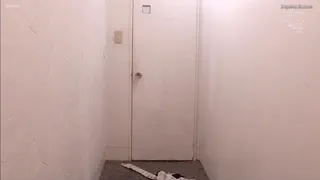 Sawano taking Yua to the bathroom.: SSNI-88